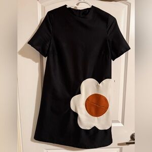 Elegant Black Midi Dress with Floral Accent WITH POCKETS